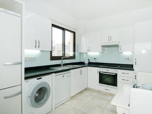 Beautiful 2 Bedroom Apartment At Premium Location.