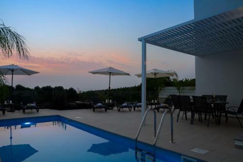 Sophia's Seaview Luxury Villas