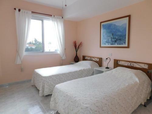 Emma's Place, 2 Bedroom Apartment With Pool View