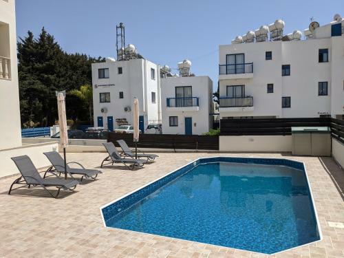 Cosy Apartment In Kato Paphos With Pool Access