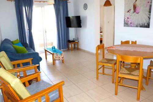 Central 2 Bedroom Apartment In Kato Paphos