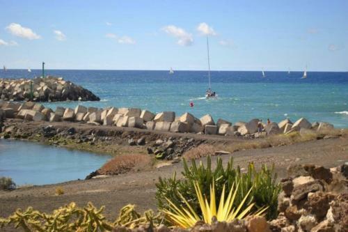 Front Line Apartment In Amarilla Golf