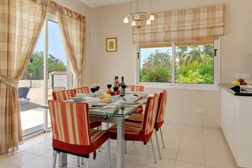 Villa Dentro Walking Distance To Coral Bay Centre