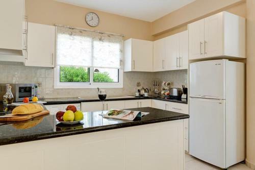 Villa Dentro Walking Distance To Coral Bay Centre
