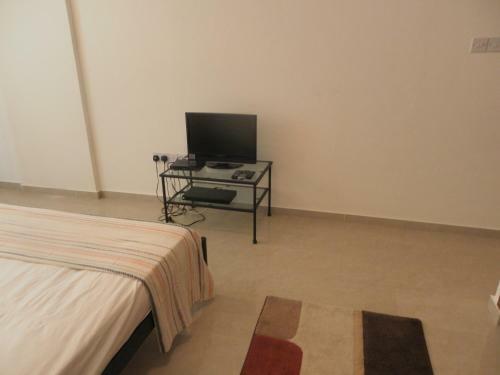 Apartamento Studio, E104 With Double Bed, Kitchen & Shower Room, Sunny Balcony