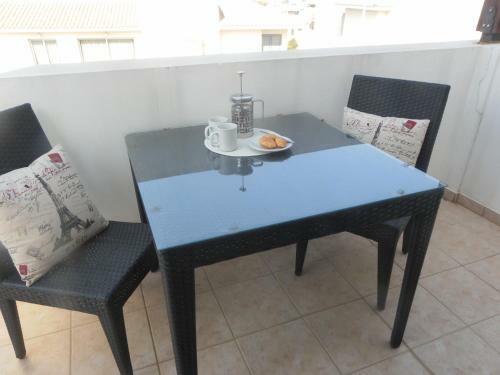 Apartamento Studio, E104 With Double Bed, Kitchen & Shower Room, Sunny Balcony
