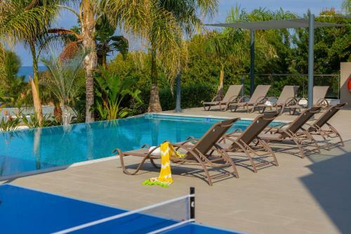 Limni Beach Villa - Beachfront Four Bedroom Luxury Villa