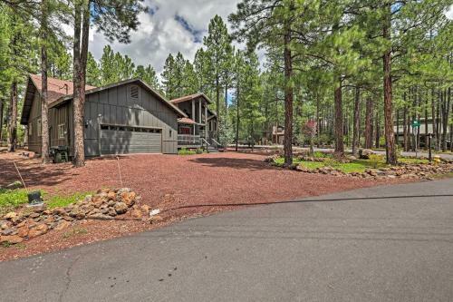 Pinetop Cabin With Fireplace, About 1 Mi To Golf!