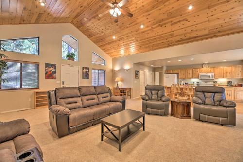 Pinetop Lakes Home With Decks Golf, Hike And Ski