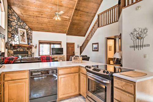 Cheery Family Cabin With Fire Pit And Fenced Yard