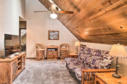 Cheery Family Cabin With Fire Pit And Fenced Yard
