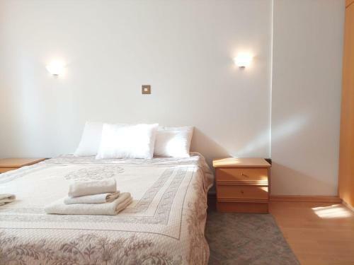 4 Bd Villa By Golden Bay Beach In Pyla
