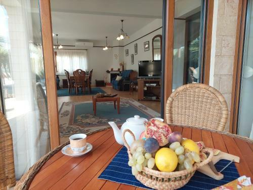 4 Bd Villa By Golden Bay Beach In Pyla