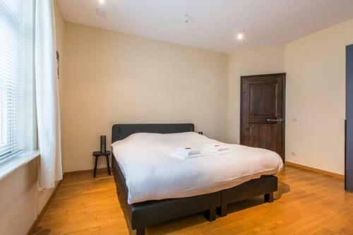 Villa With Heated Swimming Pool, Sauna And Garden