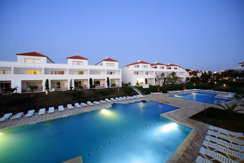 Aparthotel Pateo Village