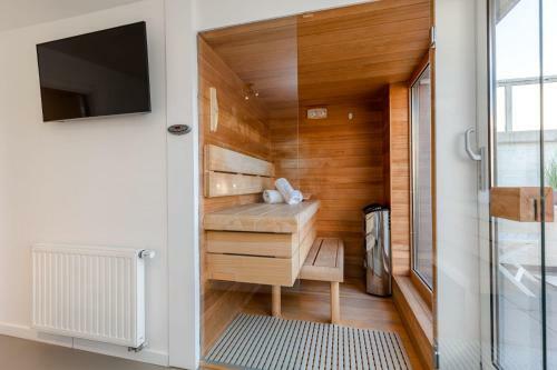 Relaxing Wellness Apartment With Sauna, Jacuzzi And 2 Terraces