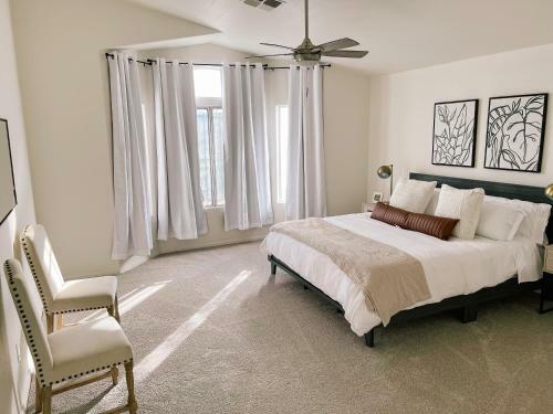 East Mesa Home With Pool And Firepit!