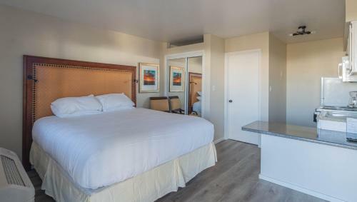 Wanderjaunt - Chic Mesa Apartments
