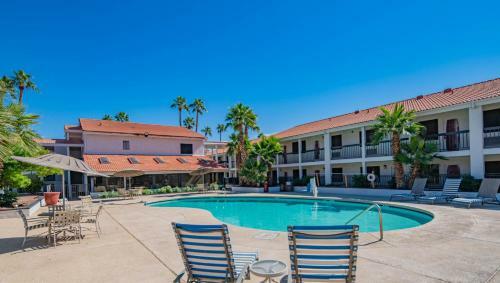 Wanderjaunt - Chic Mesa Apartments