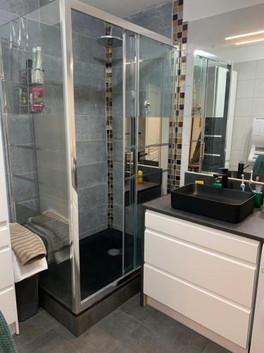 Apartamento Superbe Appartement 2 Pi�ces Neuf Avec Parking