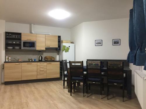 Apartm�n "u N�s Doma" V Chat? Alfa ?ern� D?l