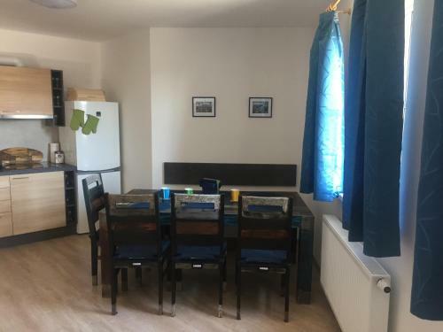 Apartm�n "u N�s Doma" V Chat? Alfa ?ern� D?l