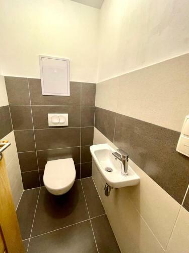 Angel Apartment ?ern� D?l