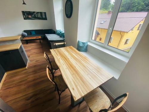 Woody Apartm�n ?ern� D?l