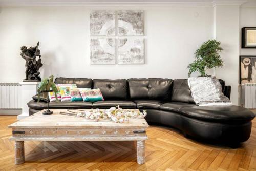 Zurriola Beachfront Luxury Apartment