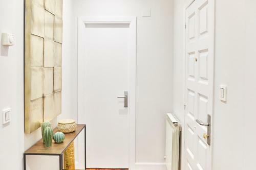San Martin Apartment By Basque Homes