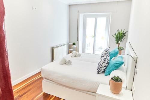 San Martin Apartment By Basque Homes