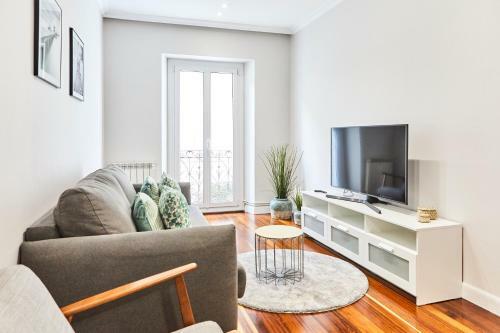 San Martin Apartment By Basque Homes