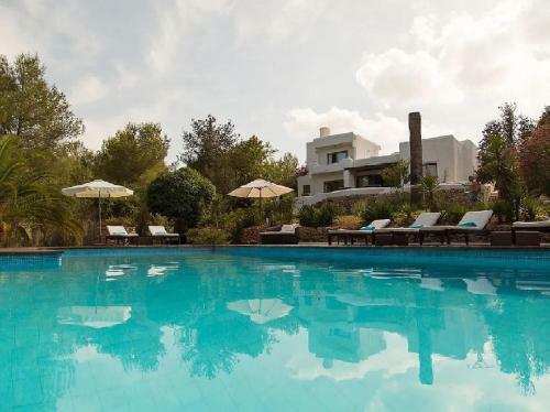Peaceful Location And Only 10 Mins Walk To Beach!