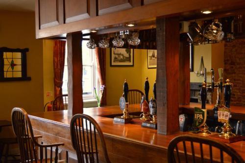 Posada The Crown Inn Hotel