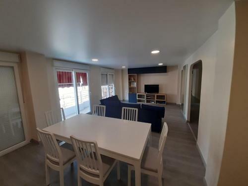 Apartamento Modern Huge Appartement, Just 100 M From The Beach