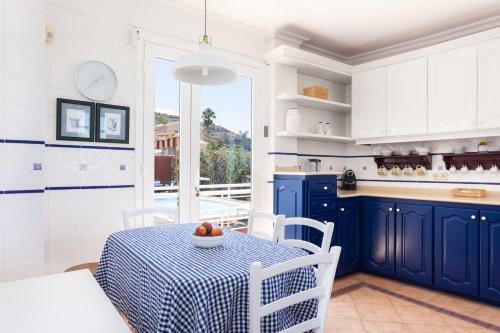 Home2book Stunning Villa Raquel, Pool & View