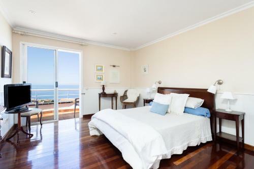 Home2book Stunning Villa Raquel, Pool & View
