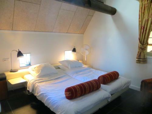 The Black Horse B&B & More