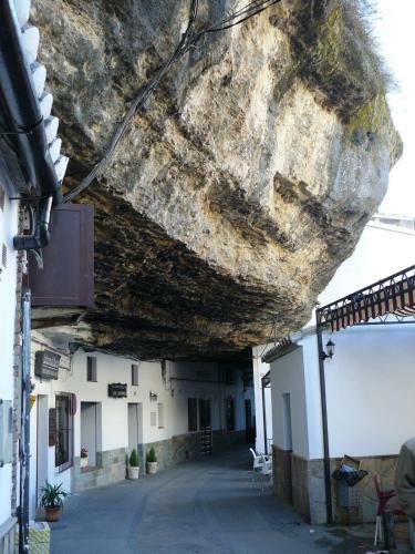 Casa Cueva De La Sombra