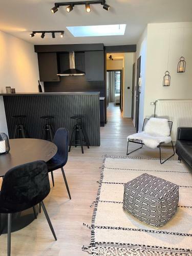 Unique Luxury Apartment With Cosy Garden!
