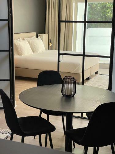 Unique Luxury Apartment With Cosy Garden!