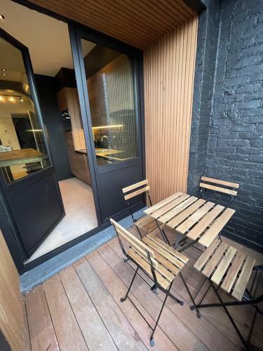 3 Room Luxury Design Apartment