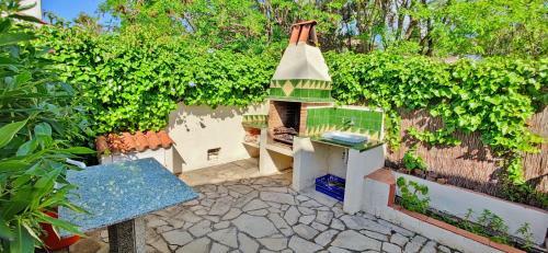 Magn�fica Y Espaciosa Villa Con Piscina Y Jardin