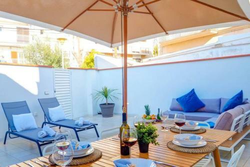 San Sebastian Apartment With Patio By Hello Homes Sitges