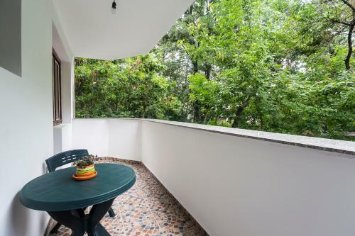 Luxury New Three Bedroom Apartment