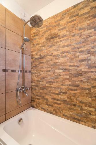 Luxury New Three Bedroom Apartment
