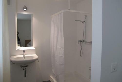 Lenz 2 Bedroom Apartment