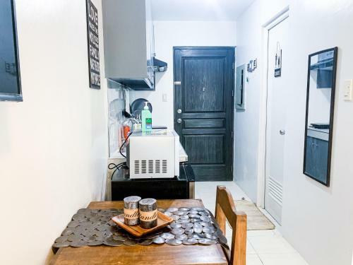 Hotel Staycation With Netflix In Espana Manila