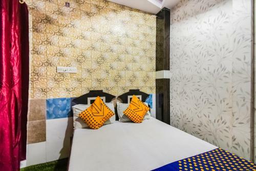 Spot On 61105 Hotel Rajhans