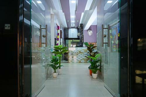 Oyo Flagship 83429 Hotel Kamdhenu Palace